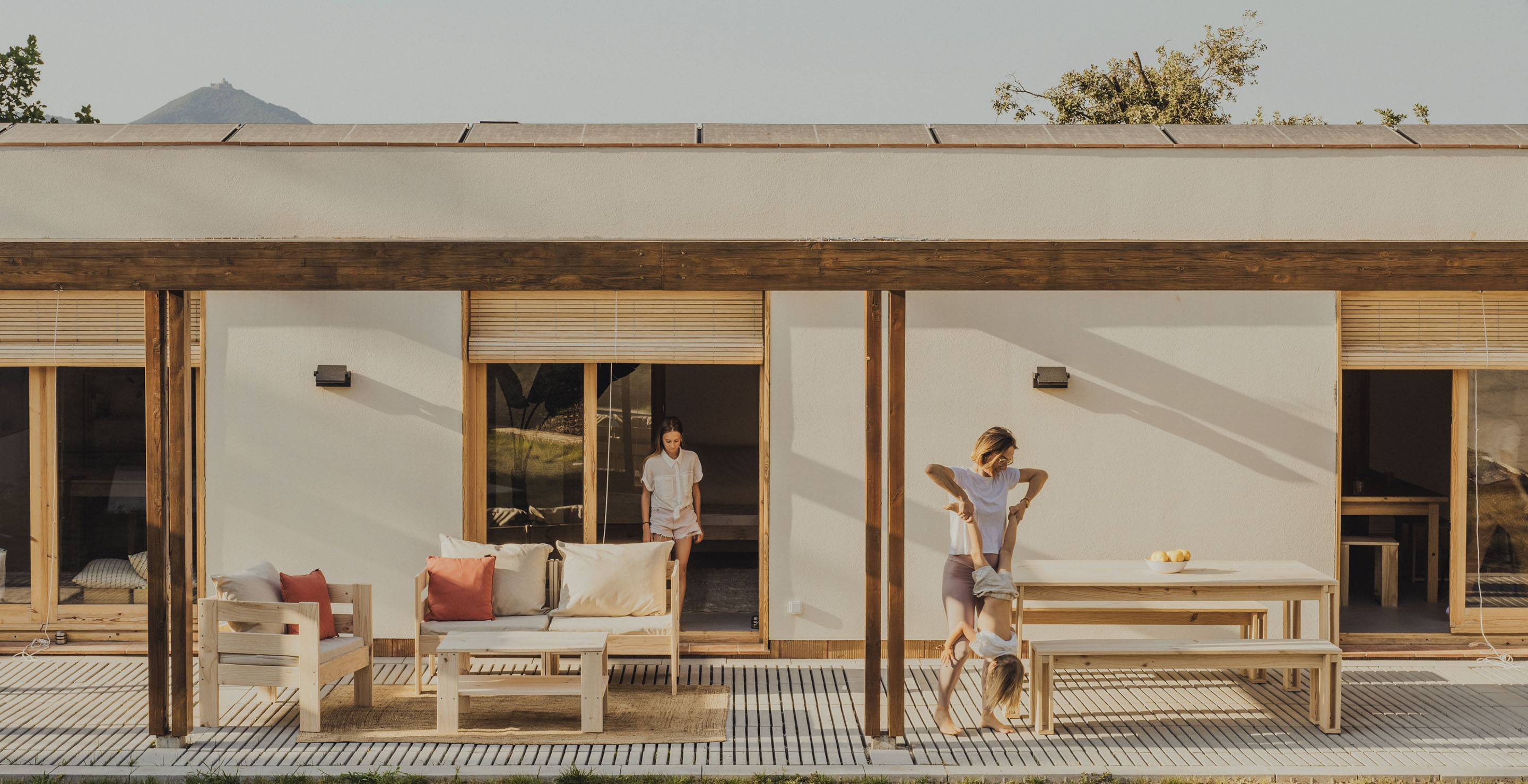 SLOW STUDIO X LUFE<br />Um projeto de vida sustentável<br />em plena natureza.