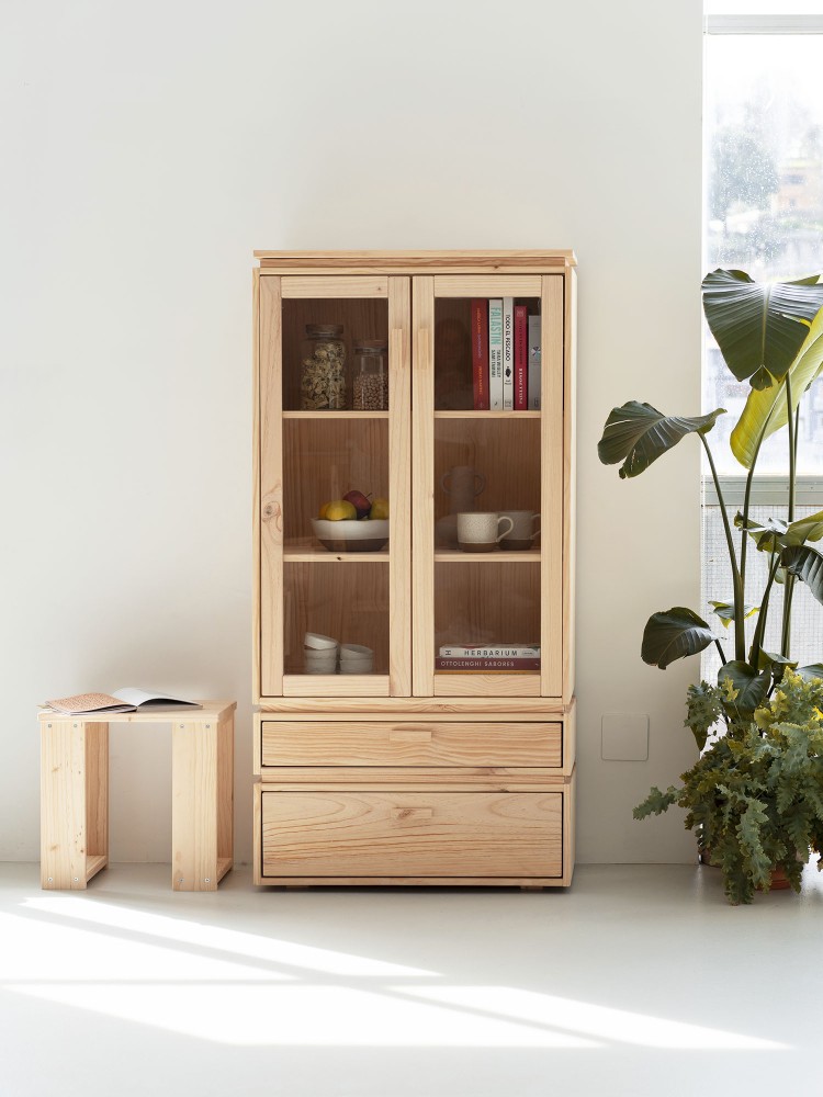 LIBE vitrina com 2 gavetas 78x161 2
