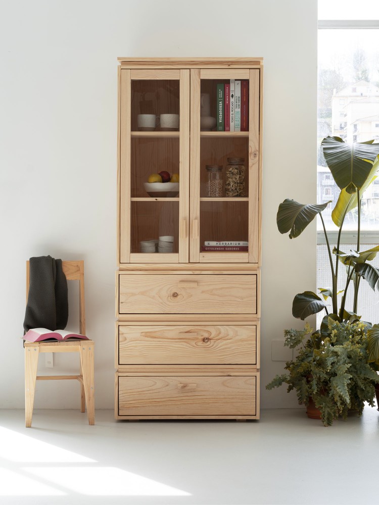 LIBE vitrina com 3 gavetas 78x198 2